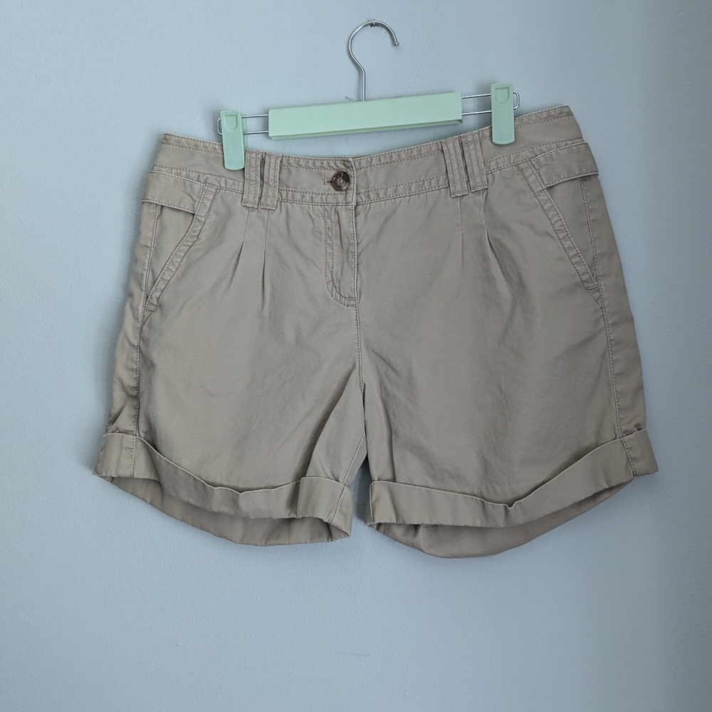 Ann Taylor Women's 8 Pleated Front Rolled Hem Khaki Tan Chino Shorts 211